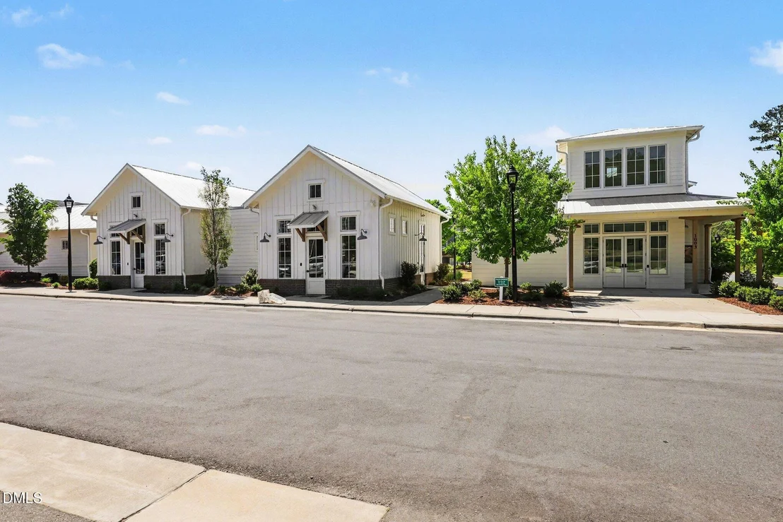 Photo of 501 Whitehall Circle