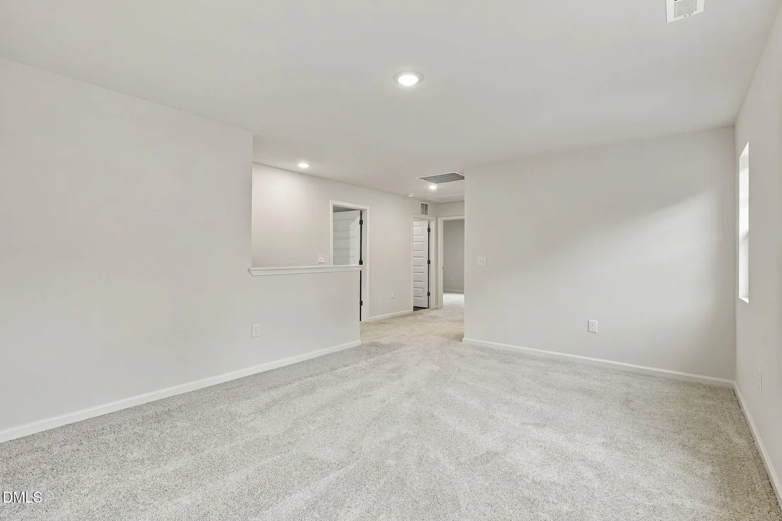 Photo of 709 Crestview Drive