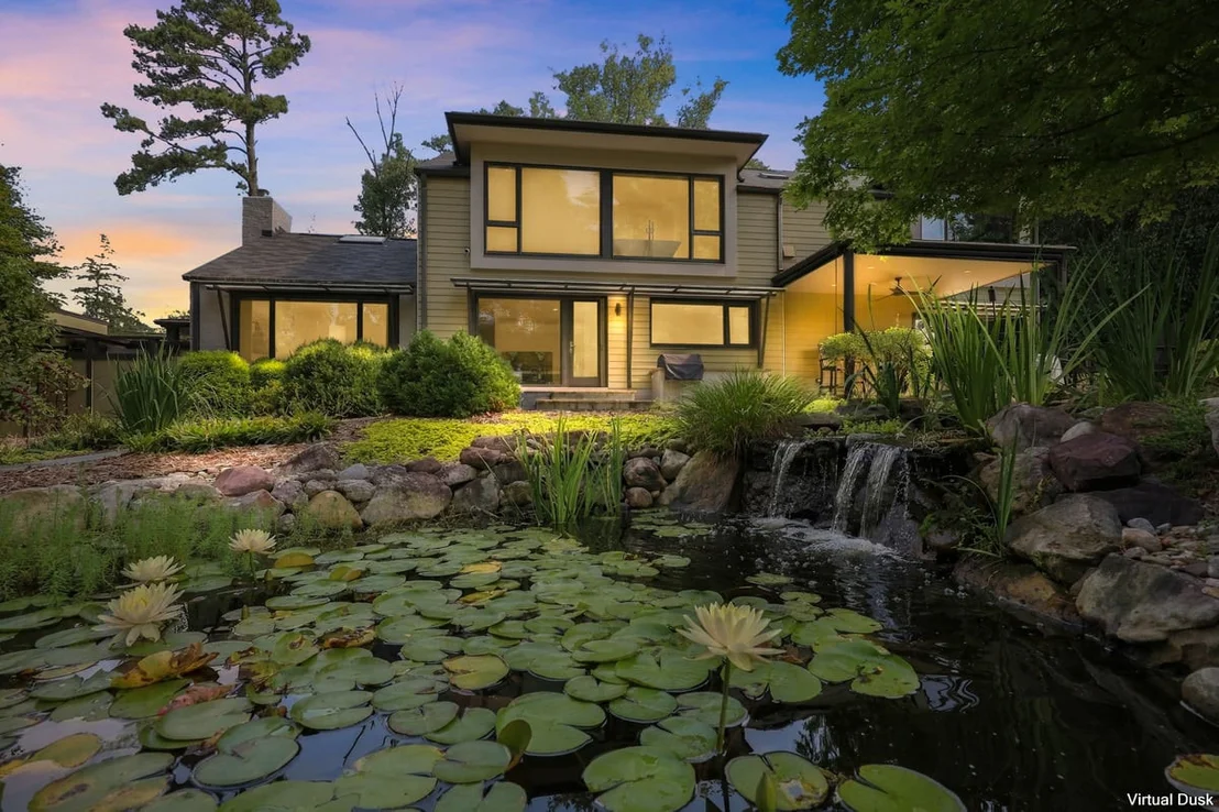 Photo of 3007 Surrey Road