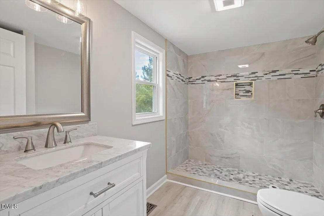 Photo of 581 Ed Thomas Road