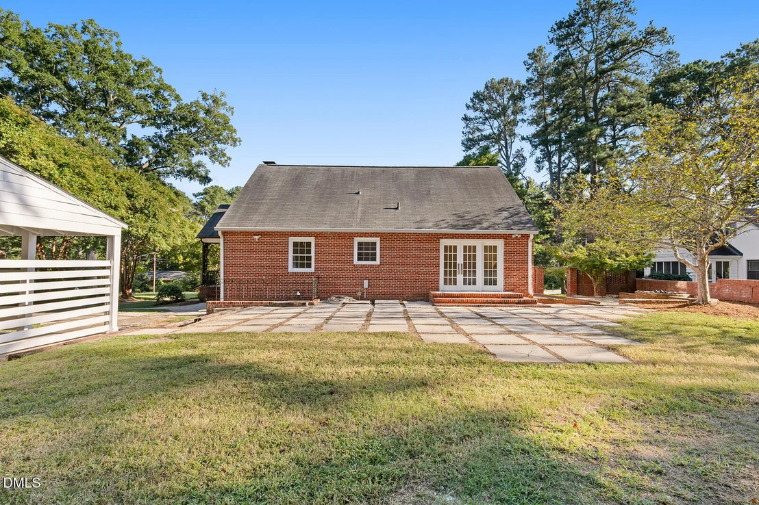 Photo of 2720 University Drive