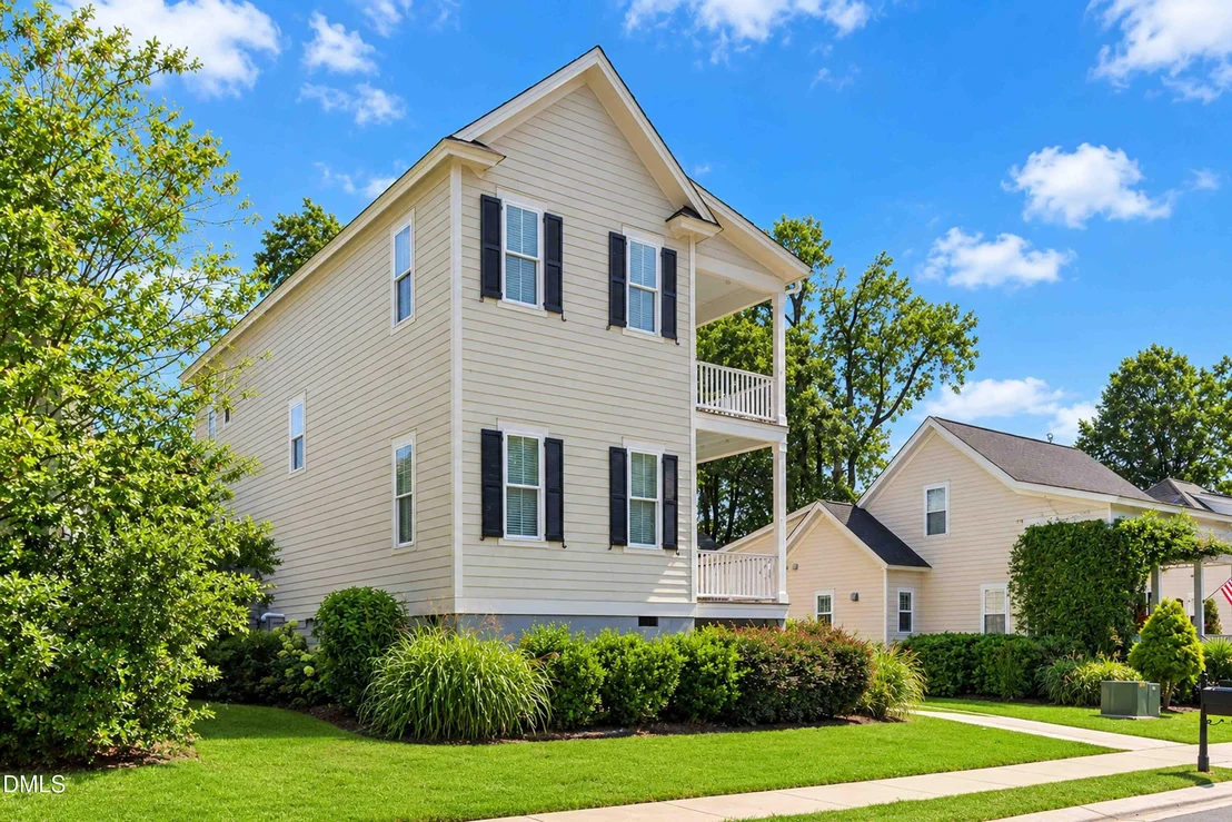 Photo of 90 Ellen Circle
