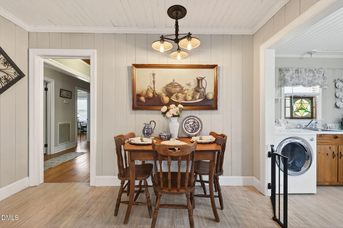 Photo of 1490 Scott Road