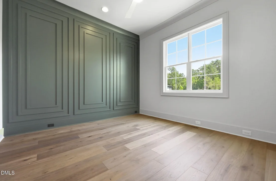 Photo of 35 Chestnut Oak Drive
