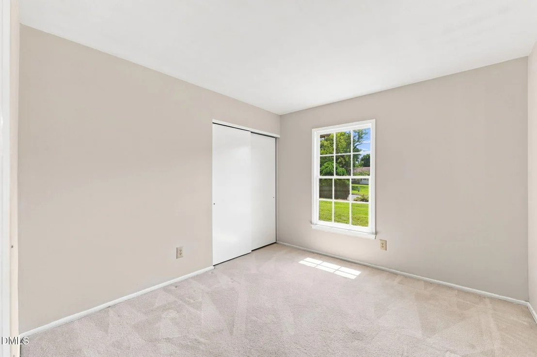 Photo of 2371 Buckingham Road