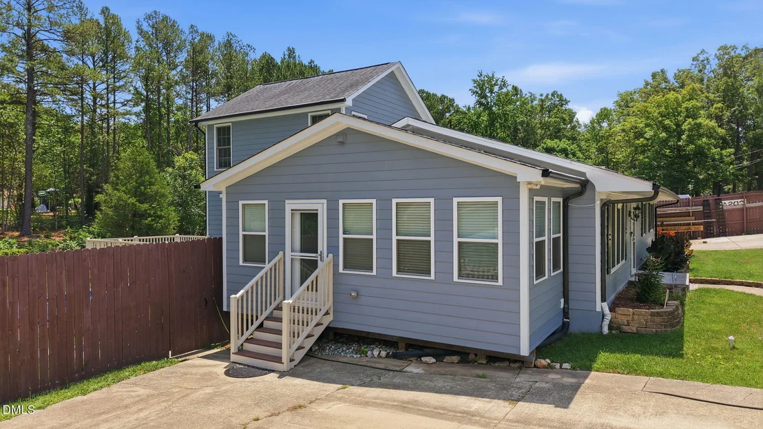 Photo of 2800 Davie Drive