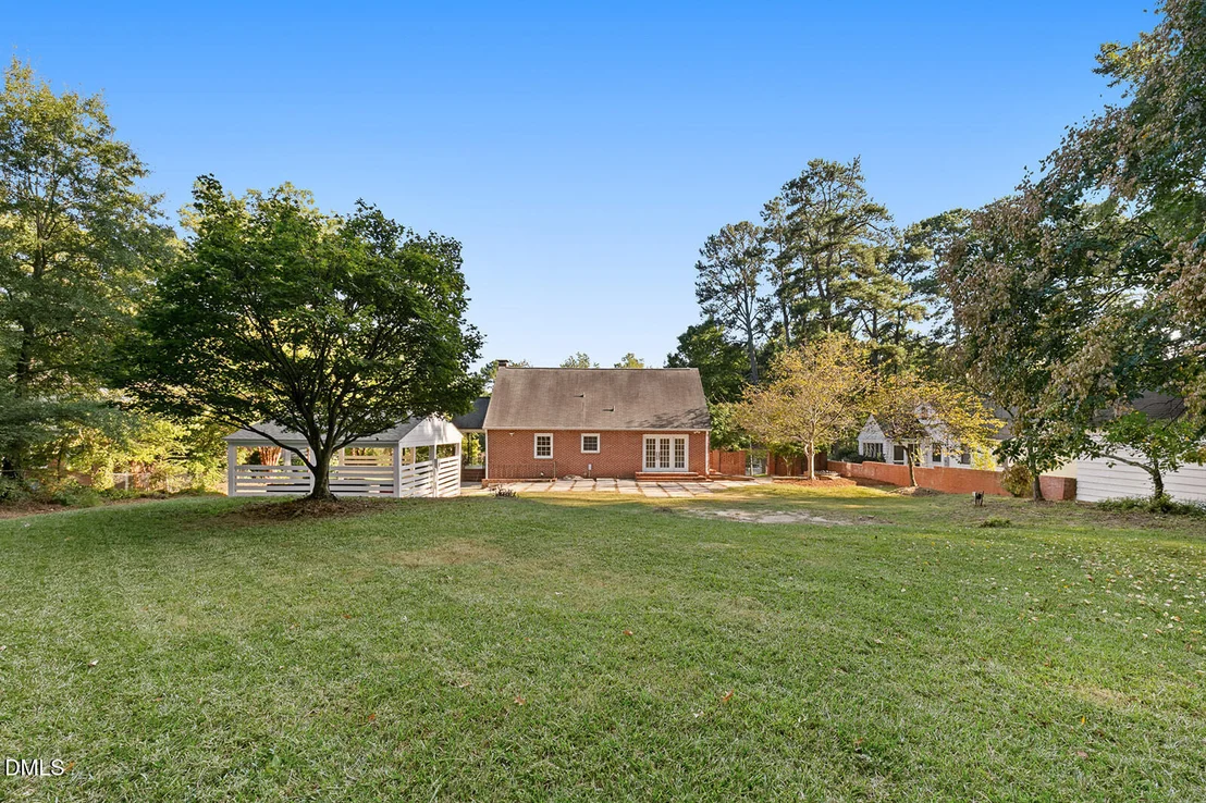 Photo of 2720 University Drive
