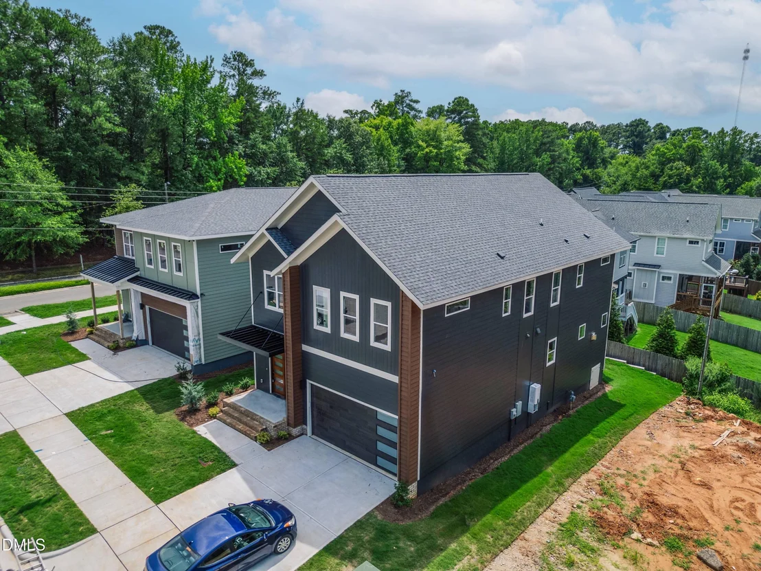 Photo of 1005 Addison Place