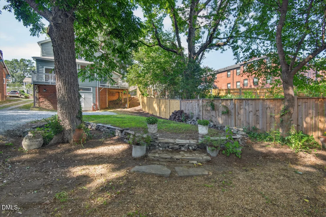 Photo of 321 W Trinity Avenue