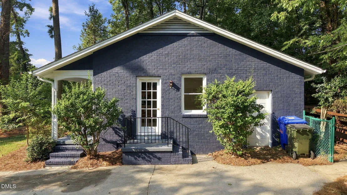 Photo of 404 Longleaf Drive