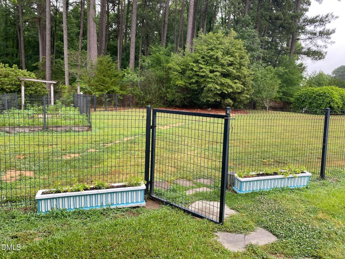 Photo of 2256 Shotwell Road