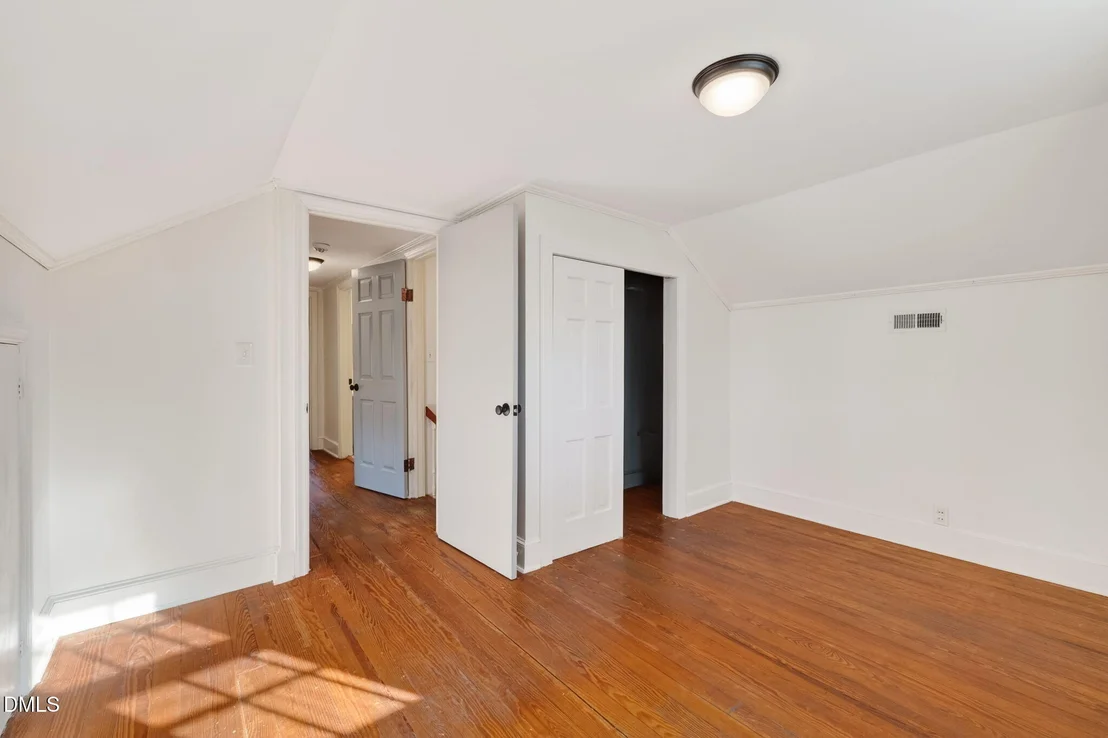 Photo of 207 W 3rd Street