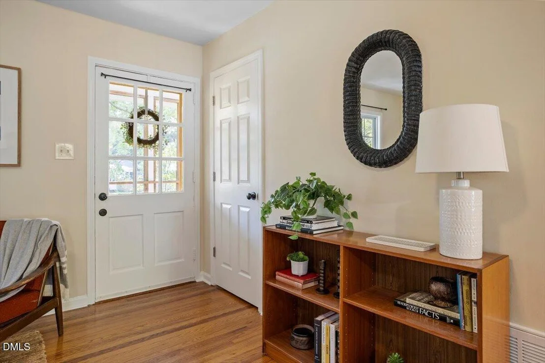 Photo of 1512 London Circle