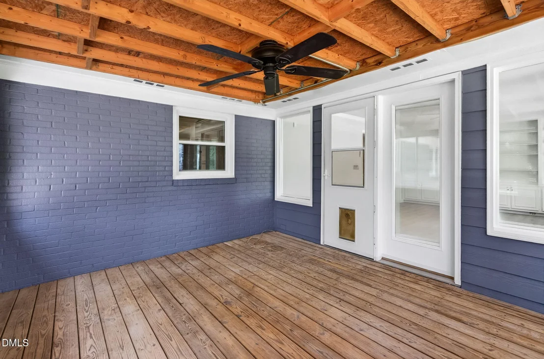 Photo of 6145 Front Street