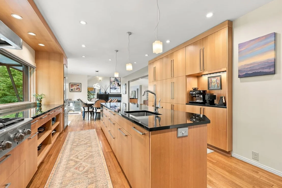 Photo of 3007 Surrey Road