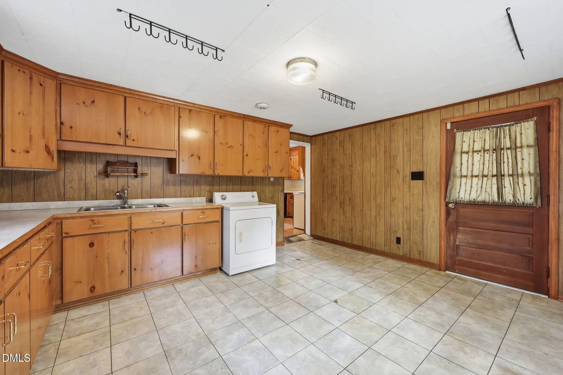 Photo of 213 Pine Tree Road