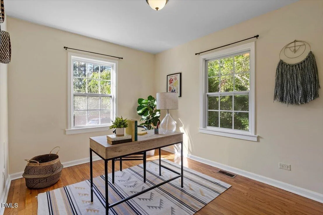 Photo of 1512 London Circle