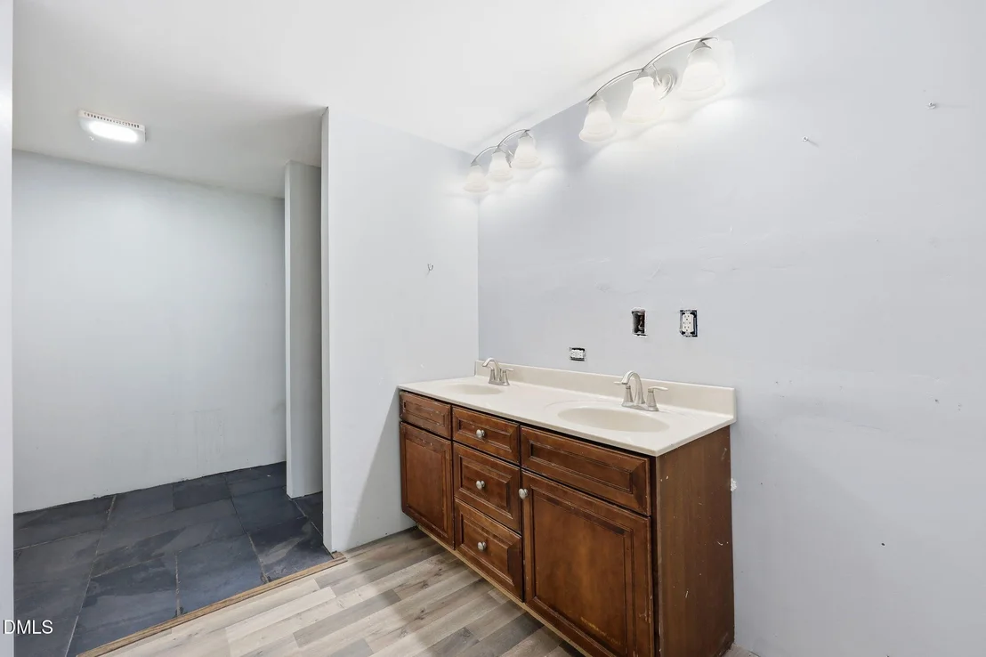 Photo of 5824 Chestnut Lane