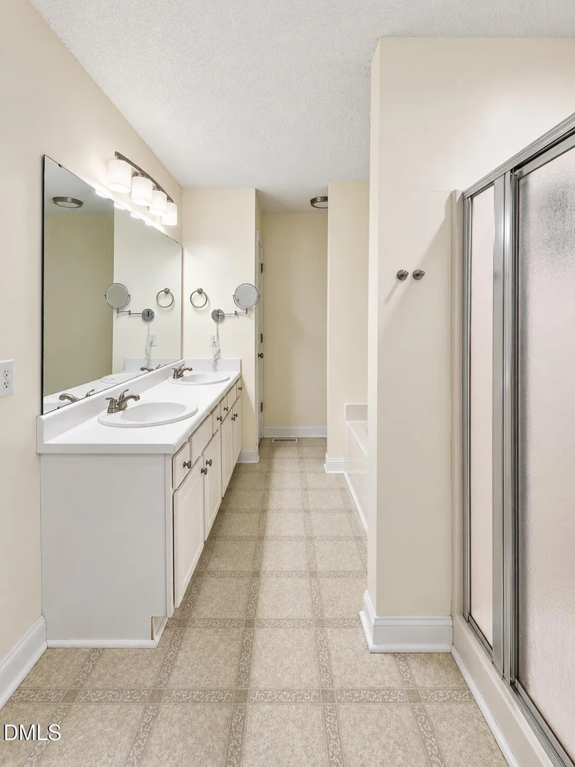 Photo of 1025 Feldmen Drive