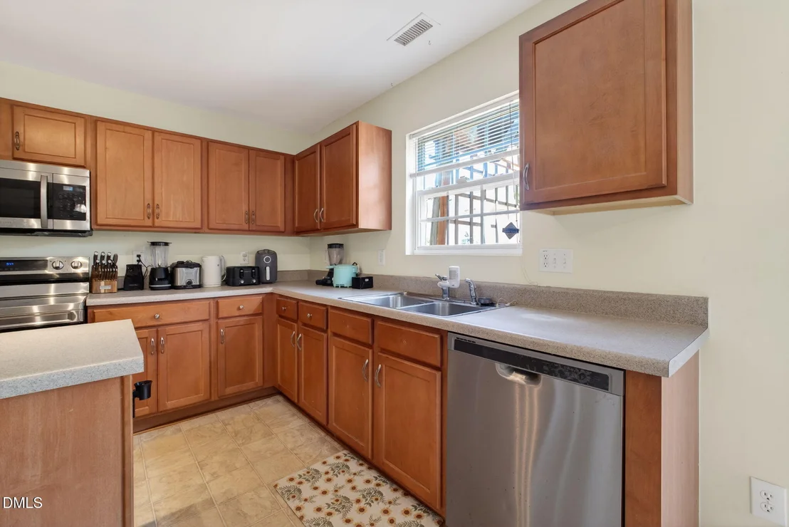 Photo of 1012 Breeze Lane