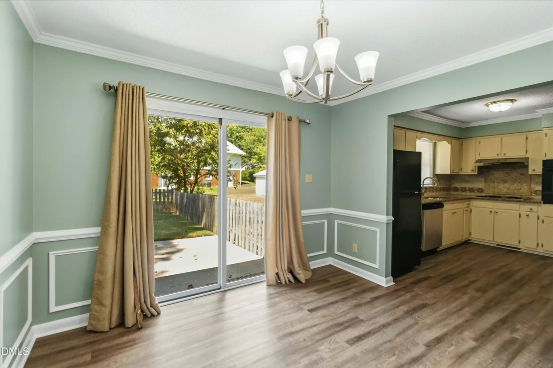 Photo of 1600 Edgebrook Drive