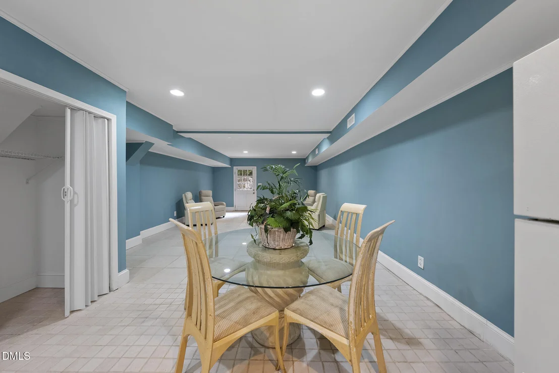 Photo of 111 Foxridge Road