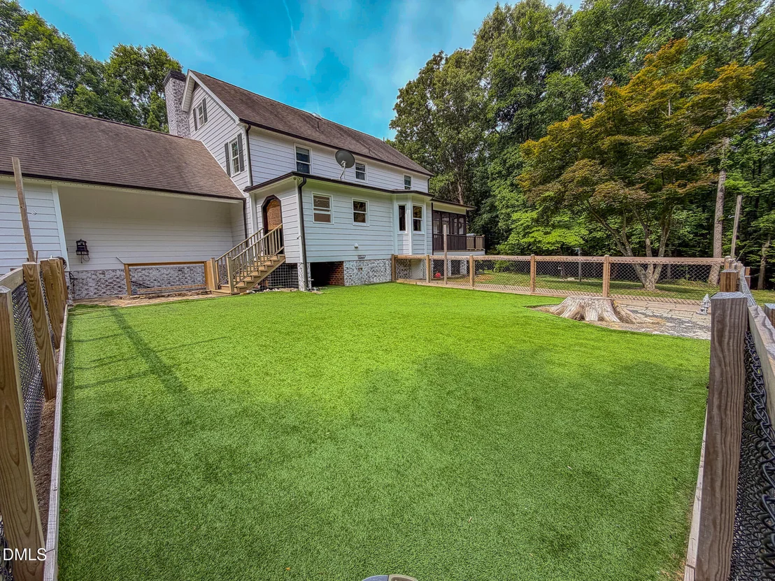Photo of 947 Old Salem Road