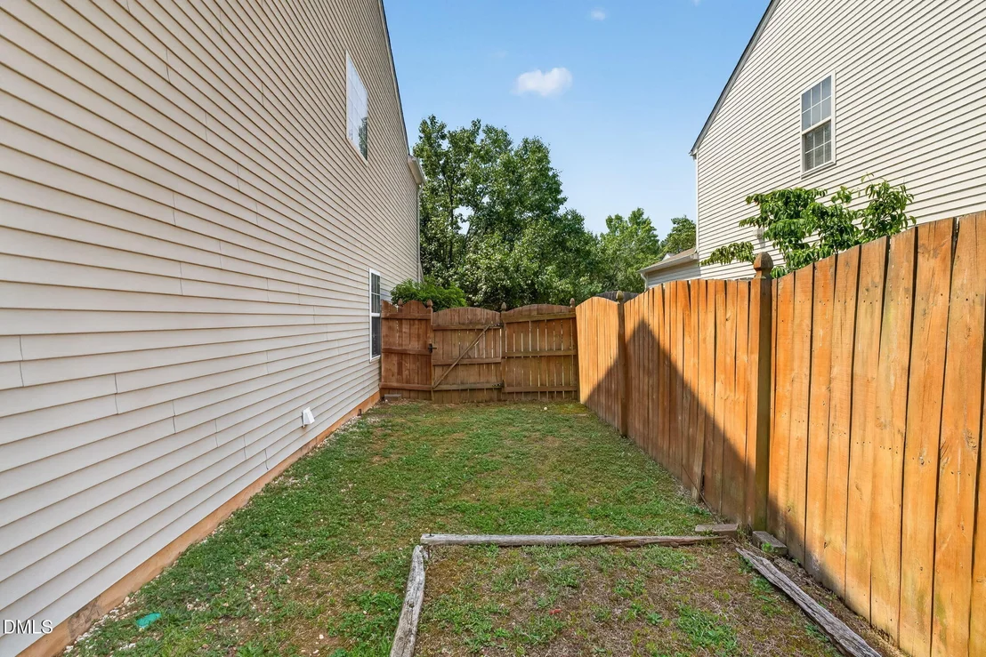 Photo of 1012 Breeze Lane