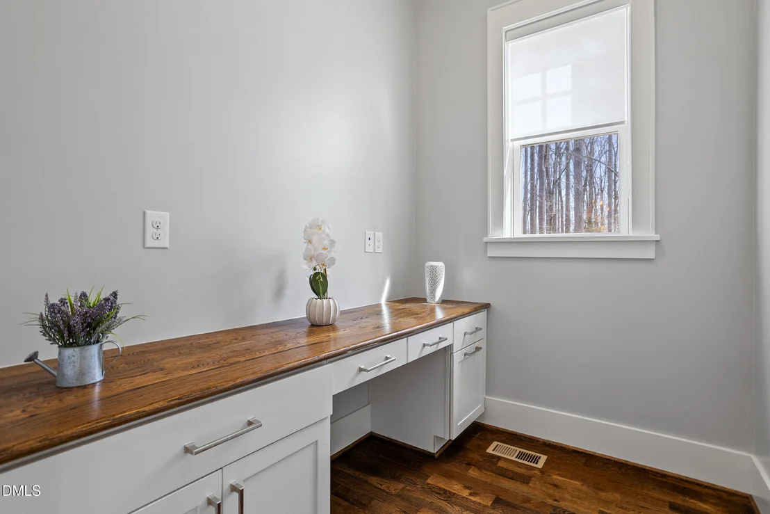 Photo of 123 Larkin Lane