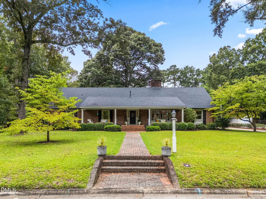 Photo of 1110 Chestnut Drive