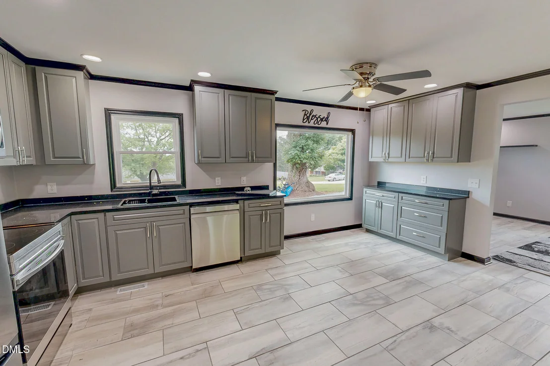 Photo of 1200 Ridge Road