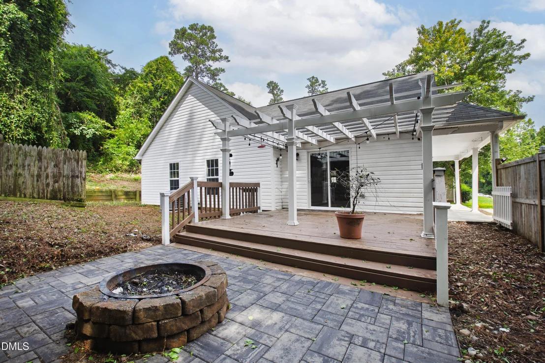 Photo of 1341 Crabtree Boulevard