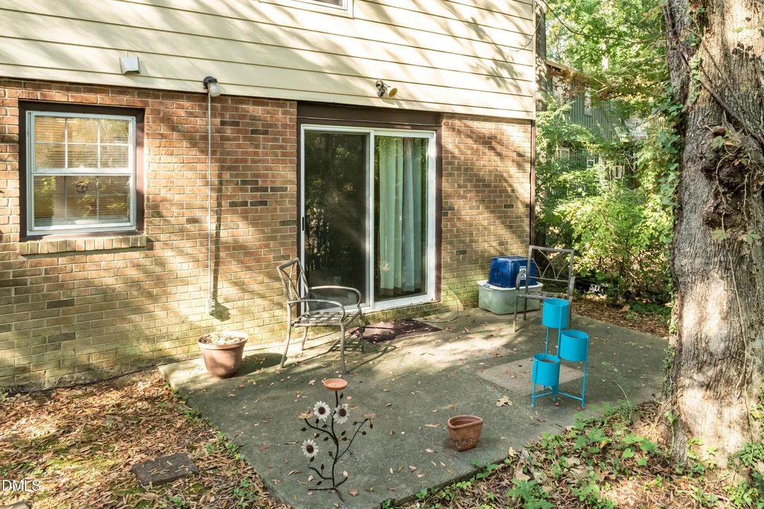 Photo of 1122 Saxony Drive