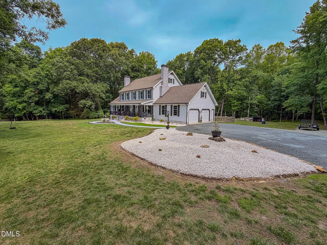 Photo of 947 Old Salem Road
