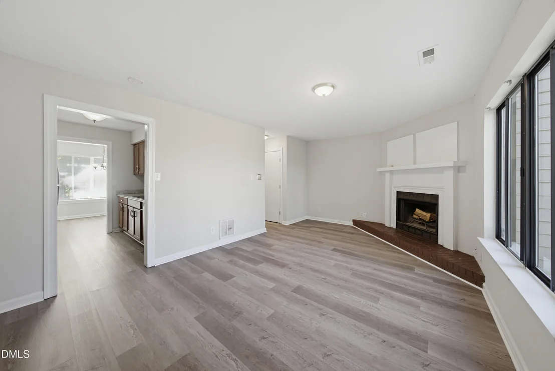 Photo of Unit B at 2402 Stadium Drive
