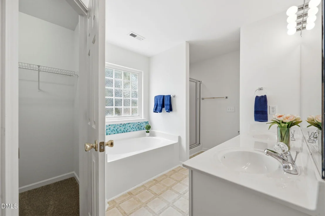 Photo of 514 Walnut Crossing Drive
