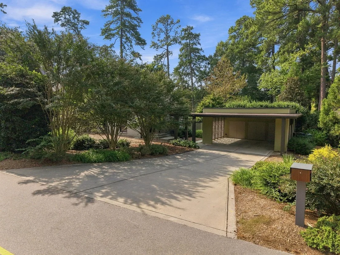 Photo of 3007 Surrey Road