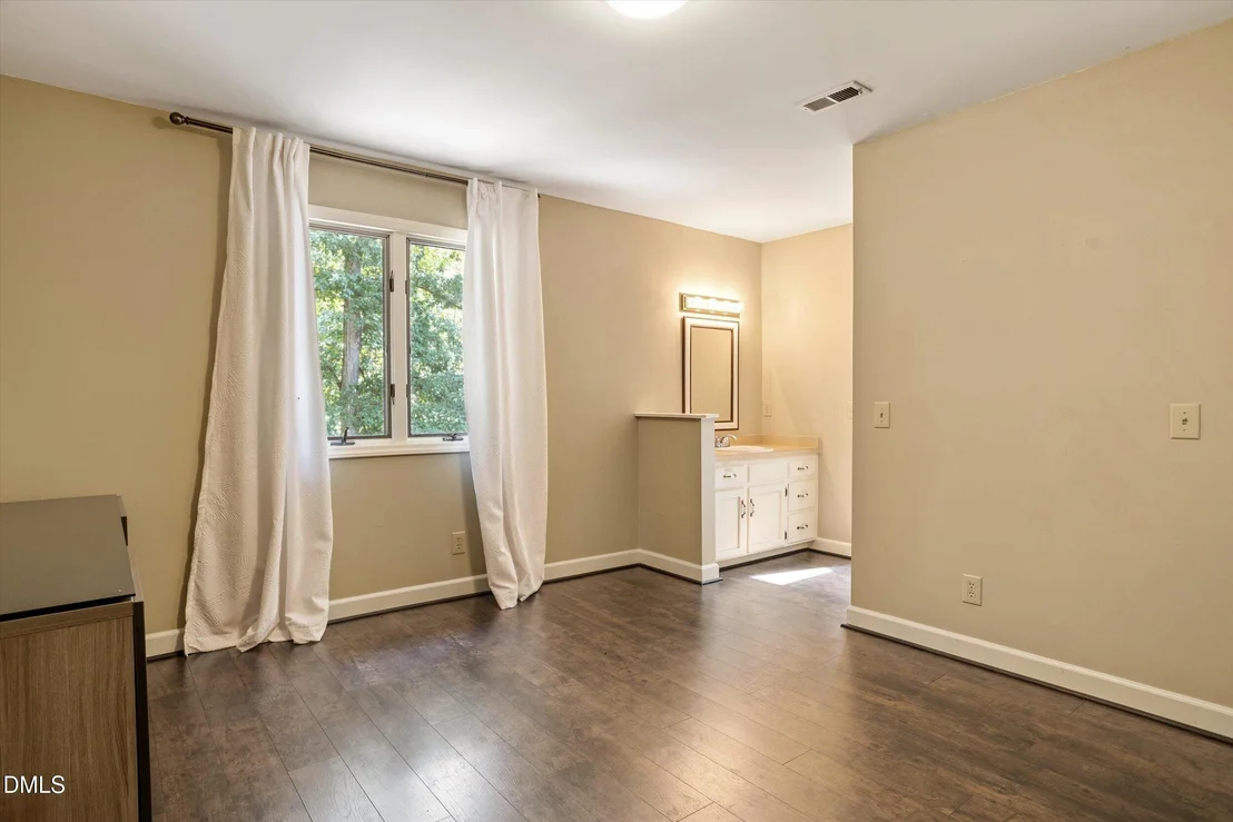 Photo of 1040 Rolling Knoll Road