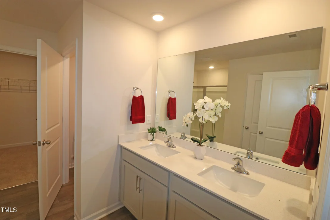 Photo of 5445 Carolines Way