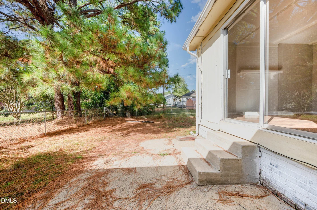 Photo of 104 Deblyn Court