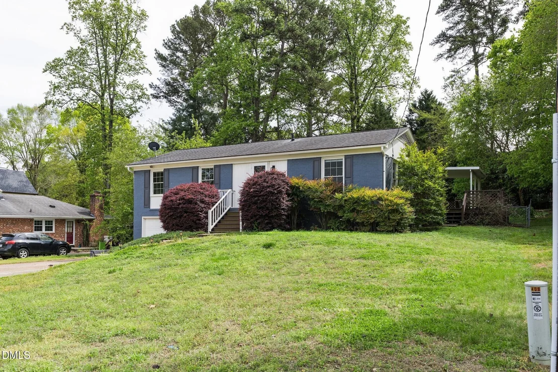 Photo of 412 Pinecroft Drive