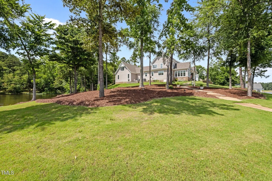 Photo of 976 Estate Road