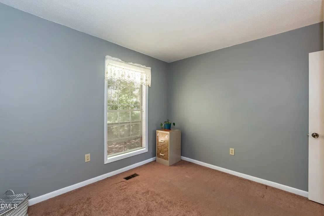 Photo of 1122 Saxony Drive