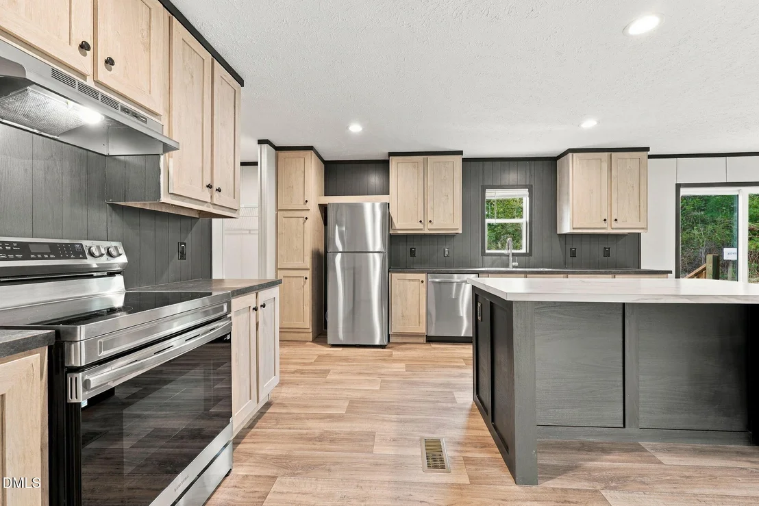 Photo of 8019 Cornwall Road