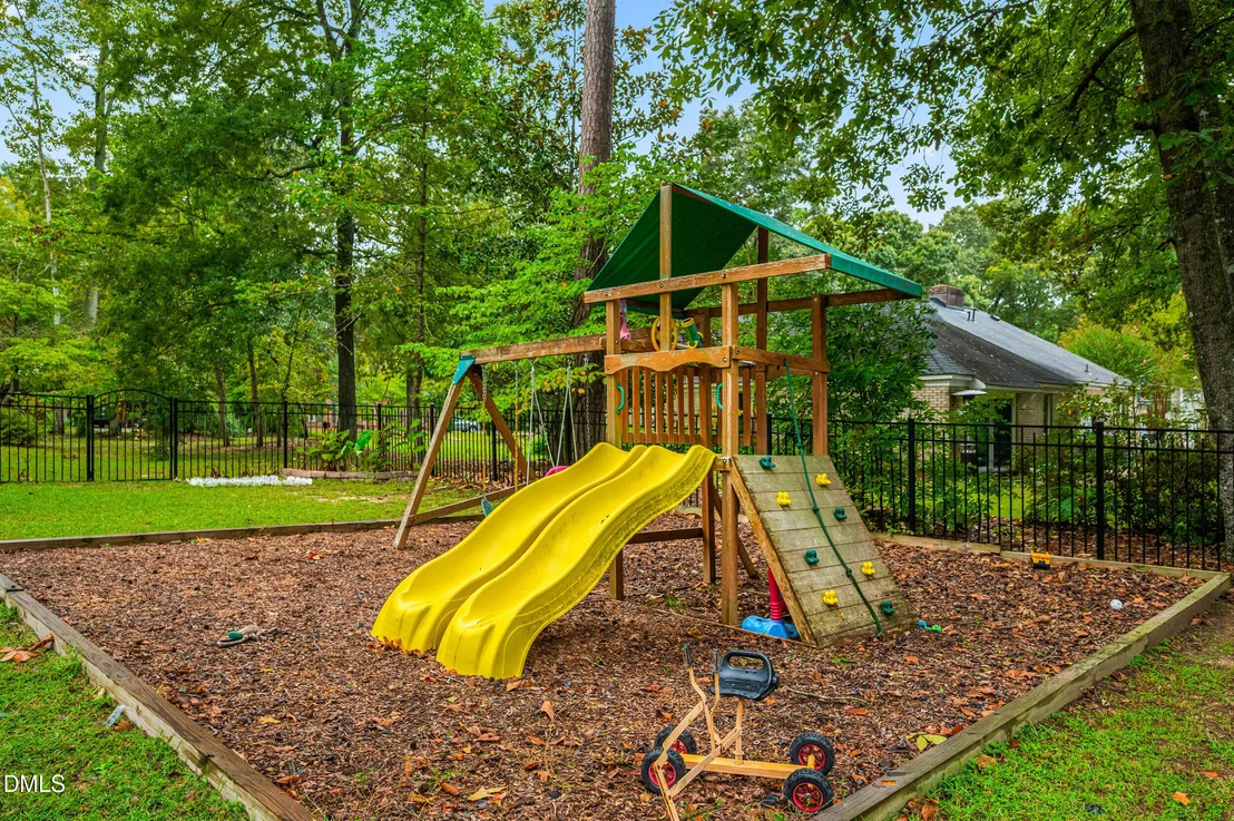 Photo of 1110 Chestnut Drive