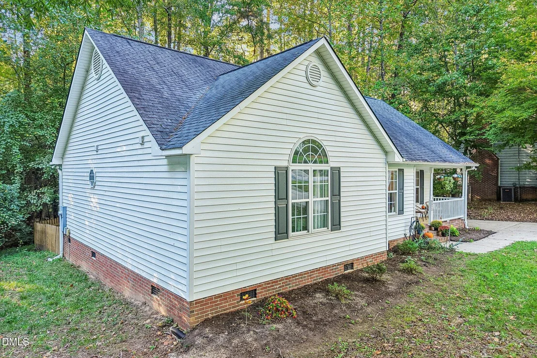 Photo of 8832 Reigate Lane