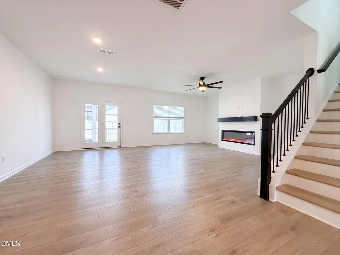 Photo of 109 S Stonemill Trail