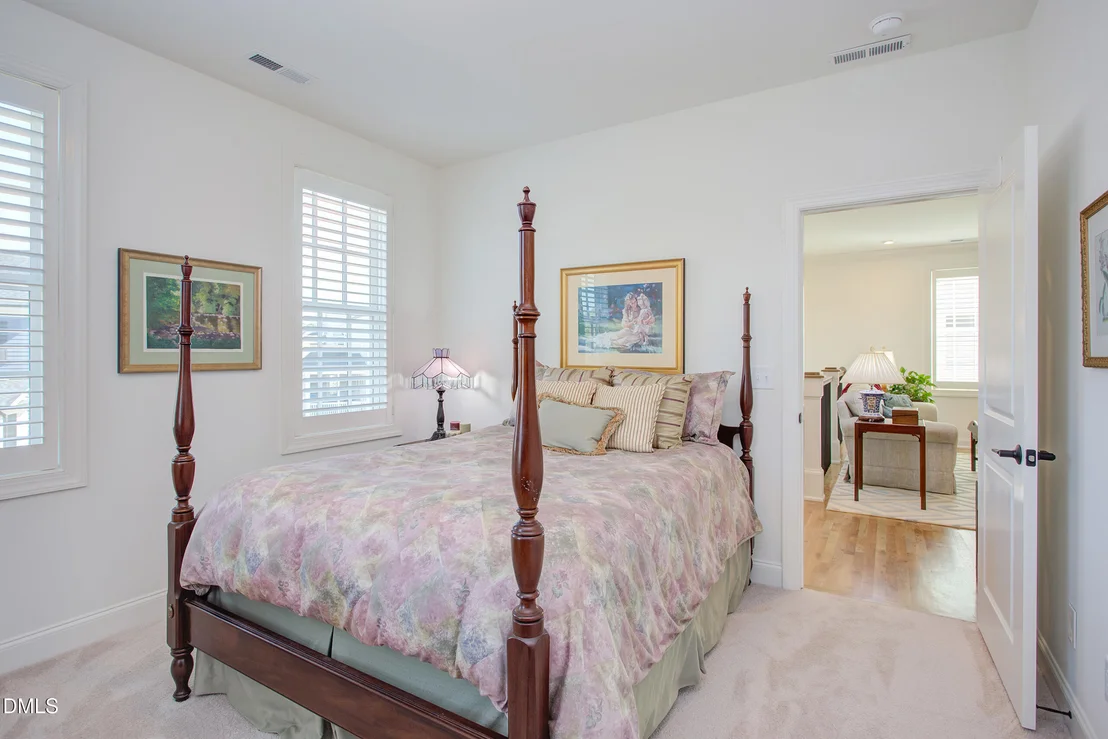 Photo of 1028 Whitehall Circle