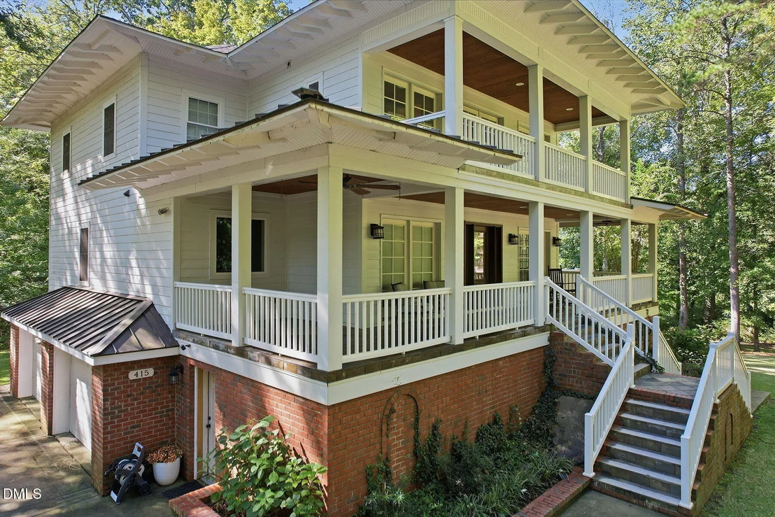 Photo of 415 River Bluff Drive N
