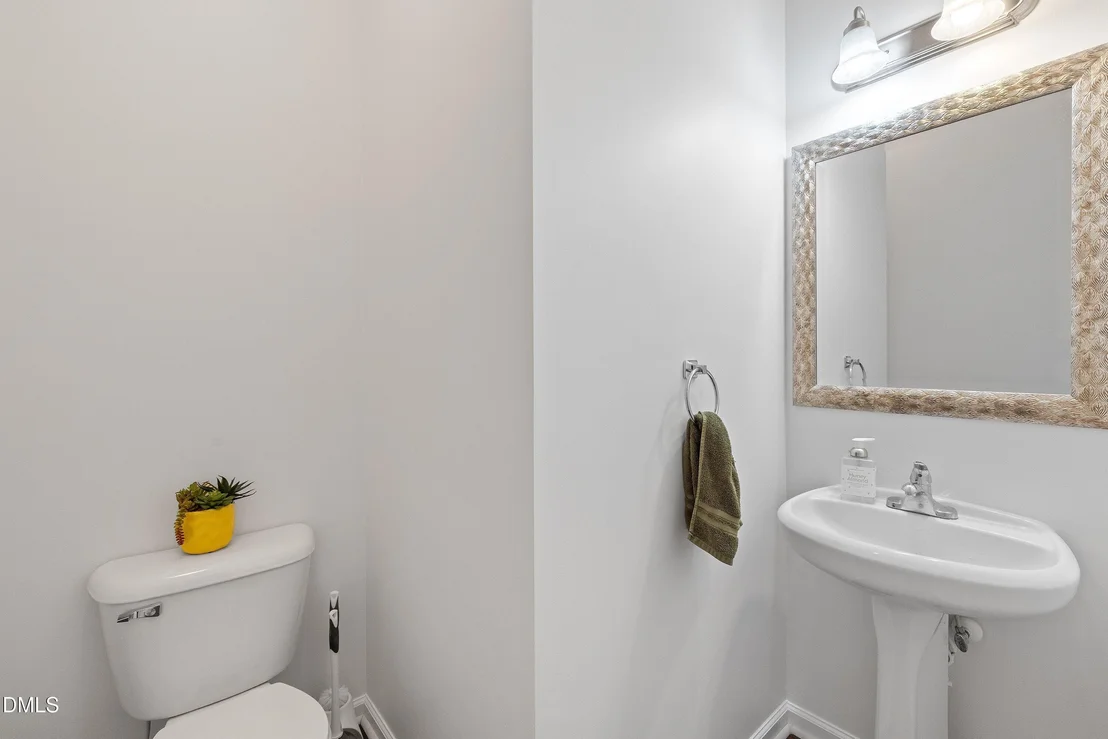 Photo of 817 Edgeware Way